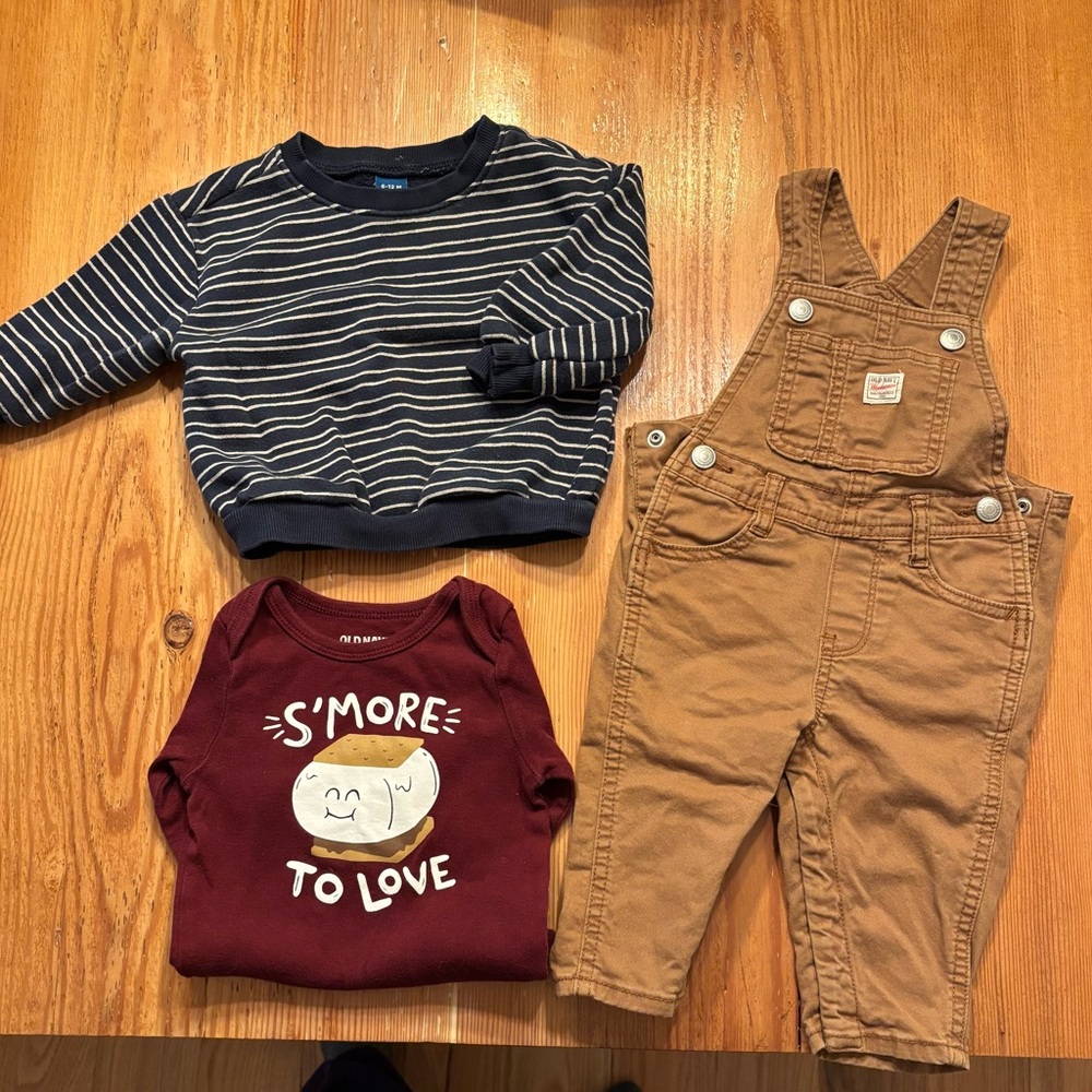 🔥🏕️ Old Navy 6-12 month sweater, onesie, overalls